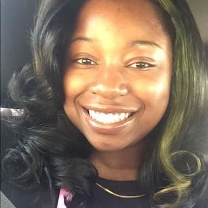 Meet your Posher, Akili